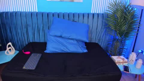 Snapshot of elli_taylor chatting on February 26, 2025, 3:10 am Ellie Taylor online show from February 26, 2025, 3:10 am