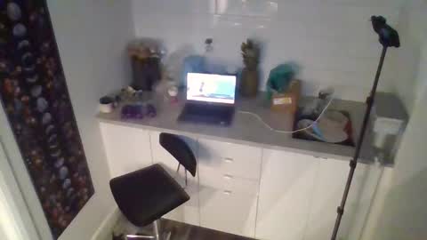 Ellie online show from October 23, 2025, 9:02 pm