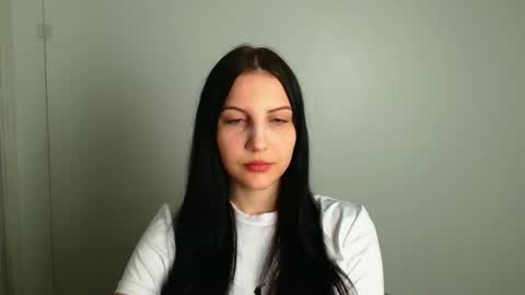 Snapshot of ellie_esmi chatting on May 20, 2026, 12:11 pm ellie_esmi online show from May 20, 2026, 12:11 pm
