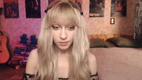 ellie_friendly online show from February 4, 2025, 12:11 pm