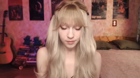 ellie_friendly online show from February 17, 2025, 11:20 pm