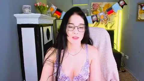 Snapshot of ellie_magic chatting on September 17, 2025, 11:56 am ellie_magic online show from September 17, 2025, 11:56 am