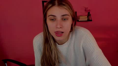 Snapshot of elliecutes chatting on December 21, 2024, 6:02 pm elliecutes online show from December 21, 2024, 6:02 pm