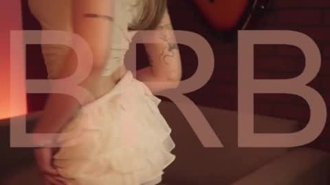 Snapshot of elliecutes chatting on January 18, 2026, 8:29 am elliecutes online show from January 18, 2026, 8:29 am