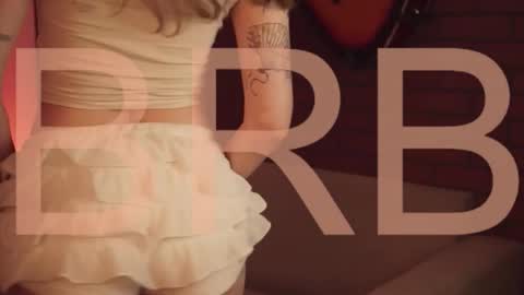 Snapshot of elliecutes chatting on February 3, 2026, 5:38 am elliecutes online show from February 3, 2026, 5:38 am