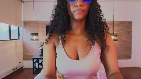 elliee_alves online show from April 9, 2026, 6:46 pm