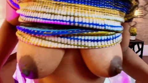 elliee_alves online show from May 14, 2026, 6:47 pm