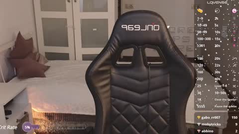 Snapshot of elliefrost chatting on February 24, 2025, 12:30 am elliefrost online show from February 24, 2025, 12:30 am