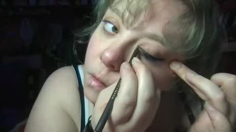 Ellie Louise online show from April 3, 2026, 7:34 pm