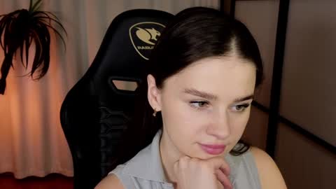 just Emily  online show from December 30, 2024, 12:20 pm