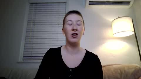 Ellie Rowyn online show from November 25, 2025, 2:44 am