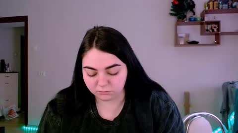 Ellie online show from March 11, 2025, 9:02 am