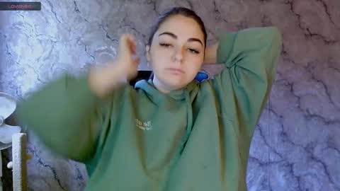 Ellie online show from September 26, 2025, 4:38 am