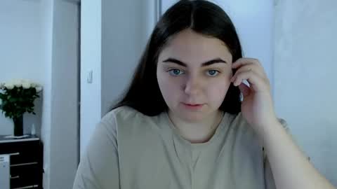 Snapshot of ellies_8 chatting on April 25, 2026, 7:33 am Ellie online show from April 25, 2026, 7:33 am