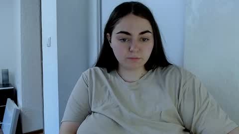 Snapshot of ellies_8 chatting on May 2, 2026, 7:35 am Ellie online show from May 2, 2026, 7:35 am