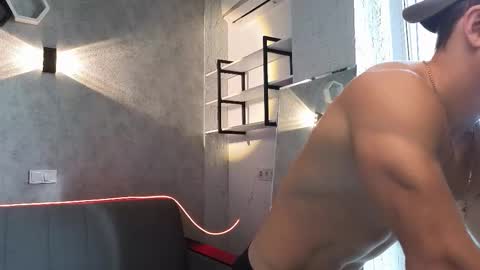 Snapshot of elliot_muscle04 chatting on October 20, 2025, 12:05 pm elliot_muscle04 online show from October 20, 2025, 12:05 pm