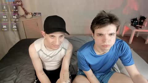 Snapshot of elliot_winki chatting on May 2, 2026, 5:51 pm elliot_winki online show from May 2, 2026, 5:51 pm