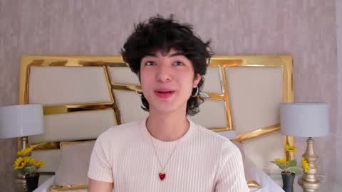 Snapshot of elliotvolkov chatting on December 19, 2025, 5:31 pm elliotvolkov online show from December 19, 2025, 5:31 pm