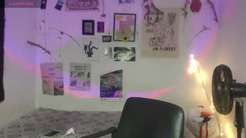 Snapshot of ellis_flowers chatting on January 19, 2026, 4:27 am . online show from January 19, 2026, 4:27 am