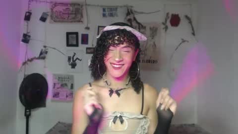 Snapshot of ellis_flowers chatting on March 2, 2026, 2:35 pm . online show from March 2, 2026, 2:35 pm