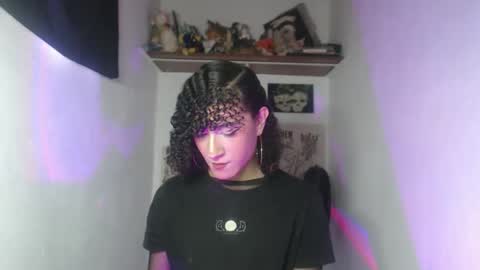 Snapshot of ellis_flowers chatting on April 28, 2026, 2:11 pm . online show from April 28, 2026, 2:11 pm
