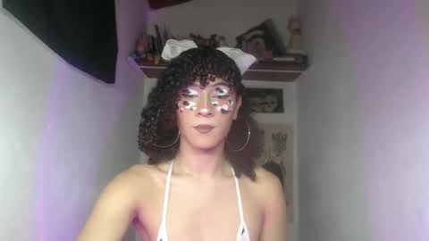Snapshot of ellis_flowers chatting on May 3, 2026, 10:38 pm . online show from May 3, 2026, 10:38 pm