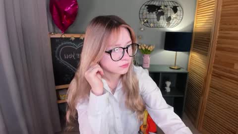 Snapshot of elliup chatting on October 5, 2025, 1:37 am elliup online show from October 5, 2025, 1:37 am