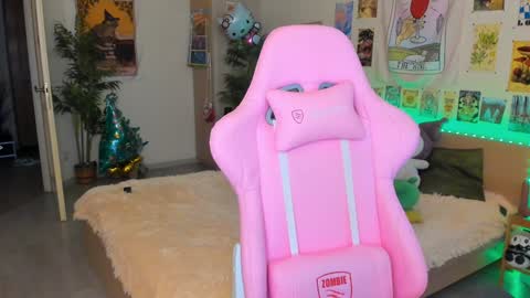 Elly     Fansly  online show from January 7, 2025, 10:01 am