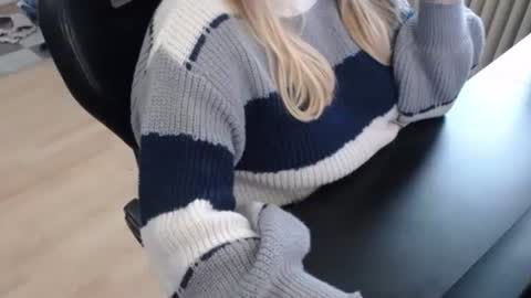 Elly online show from September 26, 2025, 2:54 pm