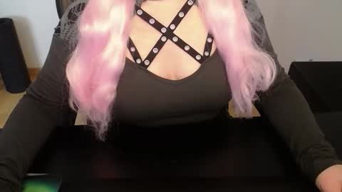 Elly online show from March 16, 2026, 1:48 pm