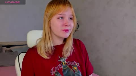 ellya_castro online show from November 25, 2025, 12:32 am