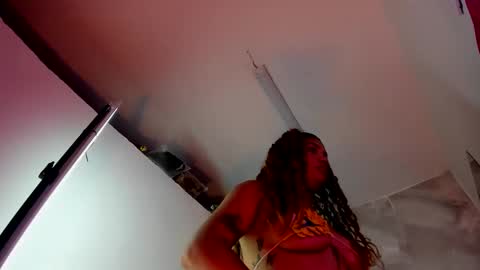 ellybloom online show from April 6, 2026, 1:45 pm