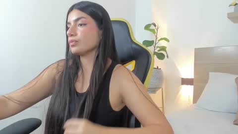 E L O D Y online show from October 28, 2025, 4:05 am