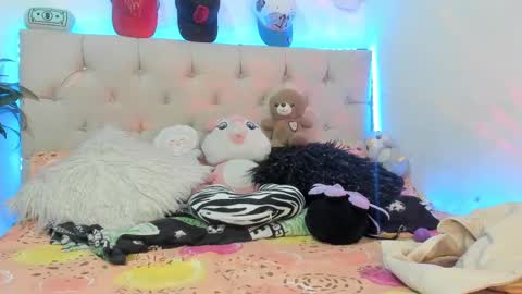 eloise online show from December 10, 2024, 9:54 pm