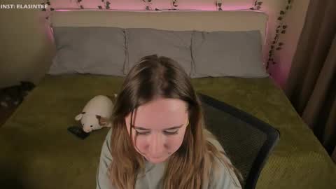 Ela give me a thumbs up if you like it  and this is important for the development of the account online show from February 24, 2026, 6:17 pm