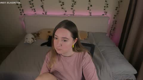 Ela give me a thumbs up if you like it  and this is important for the development of the account online show from February 27, 2026, 9:15 pm