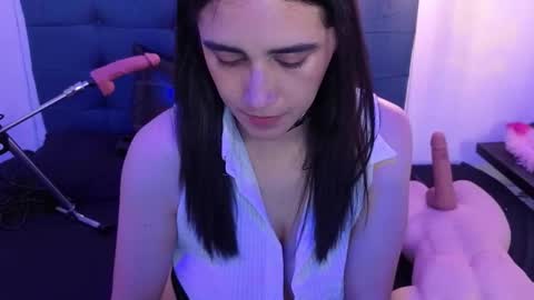 elowen_halley1 online show from September 29, 2025, 8:13 pm