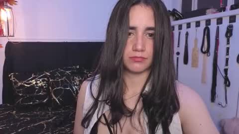 elowen_halley1 online show from November 21, 2025, 6:50 pm