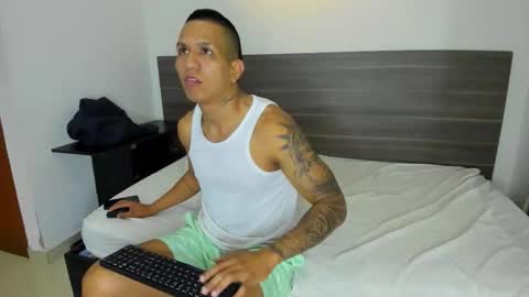 Snapshot of elpredy_ chatting on November 24, 2025, 12:38 pm elpredy_ online show from November 24, 2025, 12:38 pm