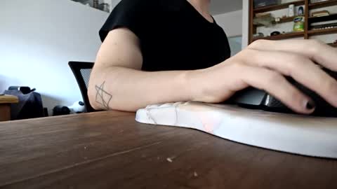 elriclust online show from April 27, 2026, 12:14 pm