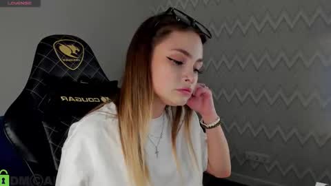 elsa_carterr online show from November 4, 2025, 8:52 pm