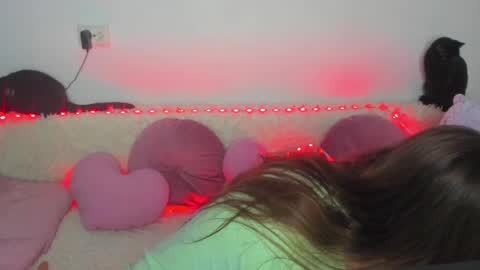 Elsa online show from December 13, 2024, 9:52 pm