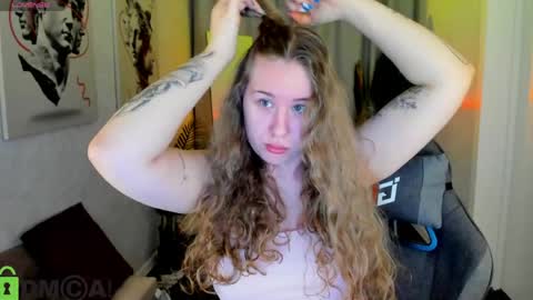 Snapshot of elsie_cutties chatting on April 23, 2026, 1:07 am Elsie online show from April 23, 2026, 1:07 am