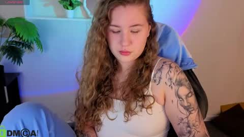 Snapshot of elsie_cutties chatting on April 30, 2026, 1:23 am Elsie online show from April 30, 2026, 1:23 am