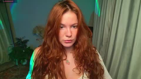Snapshot of elsie_ginger chatting on October 8, 2025, 10:18 pm Elsie online show from October 8, 2025, 10:18 pm