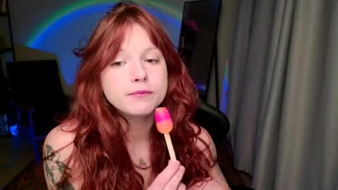 Snapshot of elsie_ginger chatting on May 14, 2026, 10:38 pm Elsie online show from May 14, 2026, 10:38 pm