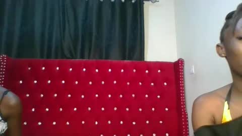 elsiejoy online show from November 5, 2025, 7:41 am