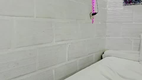 eltojii online show from April 14, 2026, 4:02 pm