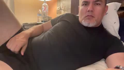 Snapshot of elvecinoequipadon chatting on June 1, 2026, 4:20 pm Petrhus Rockpic online show from June 1, 2026, 4:20 pm