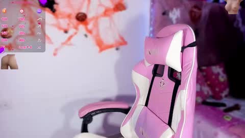 ely_w1 online show from October 31, 2025, 9:49 pm